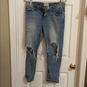 Cropped distressed boyfriend jeans